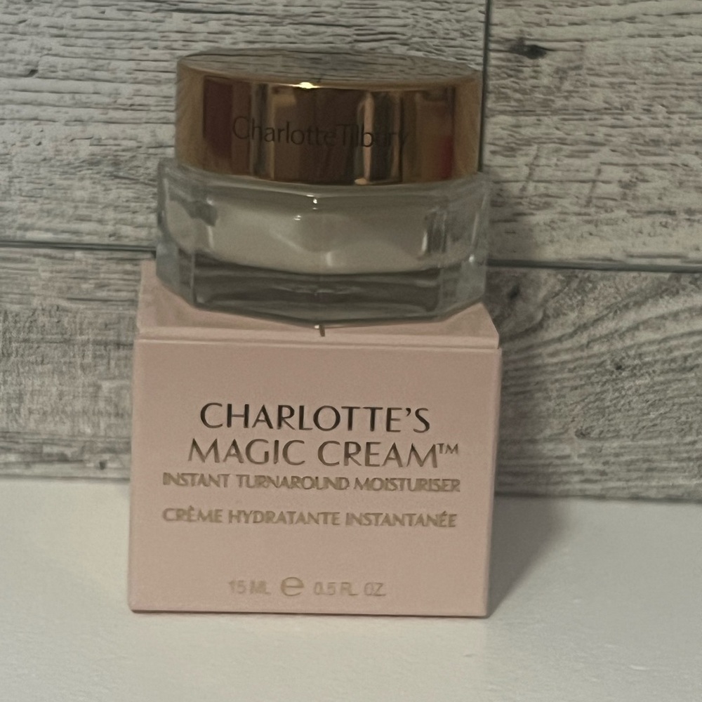 Charlotte Tilbury Magic Cream - Gold and Cream